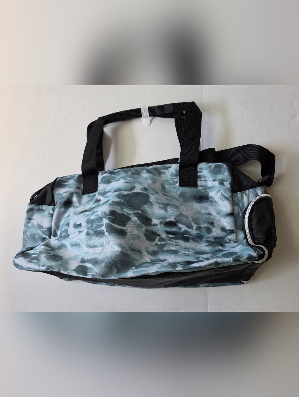 DSW Zip Duffle/Gym Bag Tie Dye Abstract Print Gray/Blue-Green